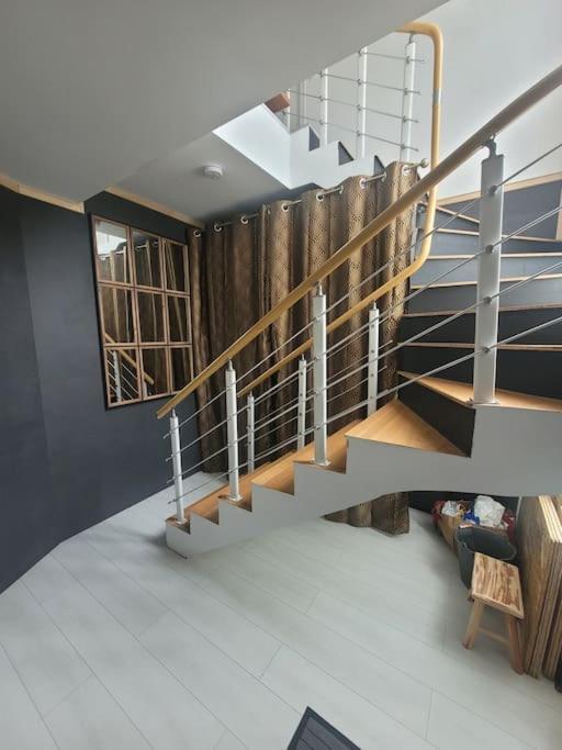 Frida'S House Apartment Bievres Bagian luar foto